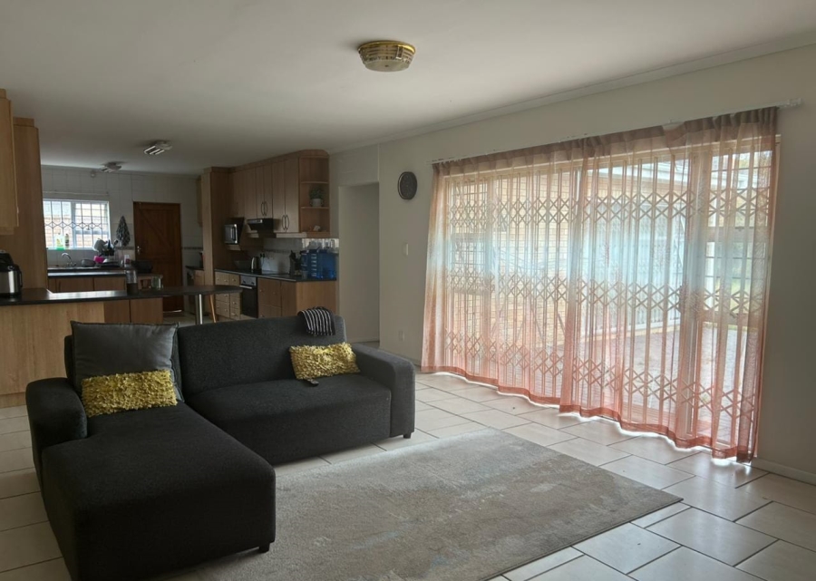 To Let 3 Bedroom Property for Rent in Summerstrand Eastern Cape